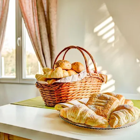 Ferienhaus Holiday Jelovci-8 *